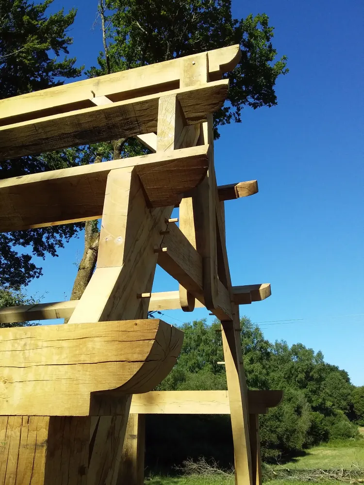 Pose de charpente en bois à Saint-Malo-des-Trois-Fontaines